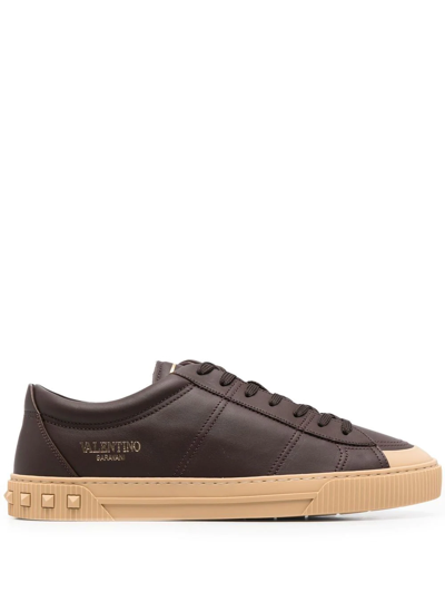 Valentino Garavani Cityplanet Studded Low-top Sneakers In Fondant