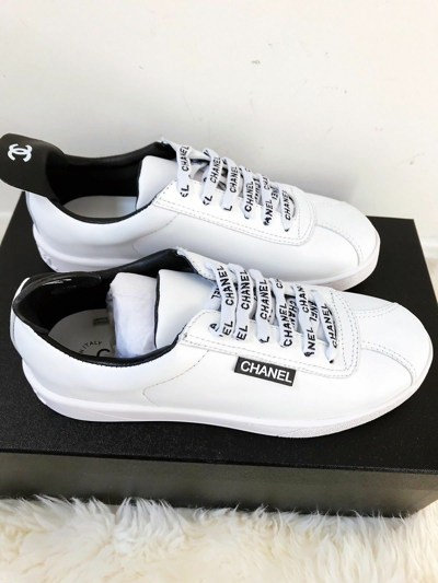 Pre-owned Chanel White Leather Lace Up Weekend Sneakers 37.5 38