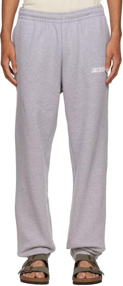 Jacquemus Le Jogging Logo Cotton Jersey Sweatpants In Gray