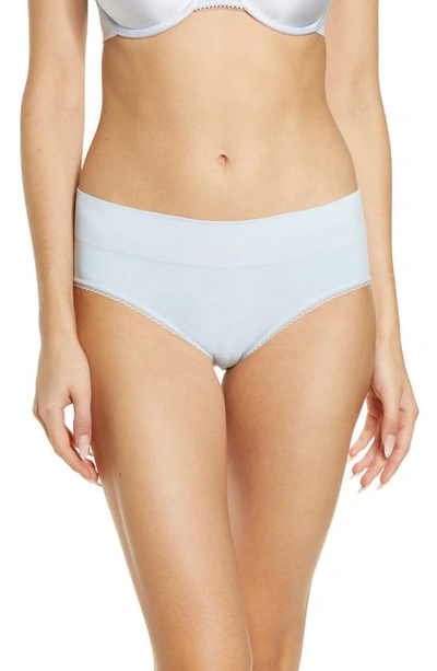 Wacoal Feeling Flexible Hipster Briefs In Arctic Ice