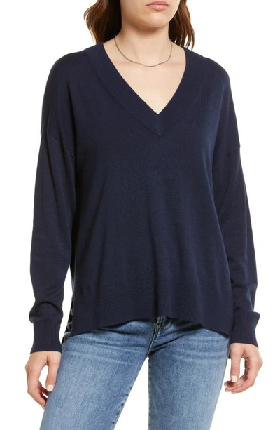 Treasure & Bond V-neck Sweater In Navy Blazer