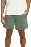 Treasure & Bond Stretch Organic Cotton Shorts In Green Wreath