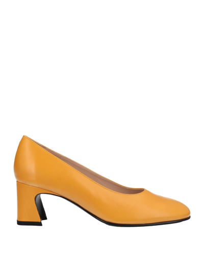 Tod's Slide Pumps In Leather In Yellow