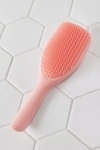 TANGLE TEEZER THE ULTIMATE DETANGLER LARGE SIZE BRUSH IN PEACH AT URBAN OUTFITTERS