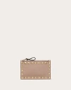 Valentino Garavani Rockstud Grainy Calfskin Cardholder With Zip Woman Poudre Uni In Poudre