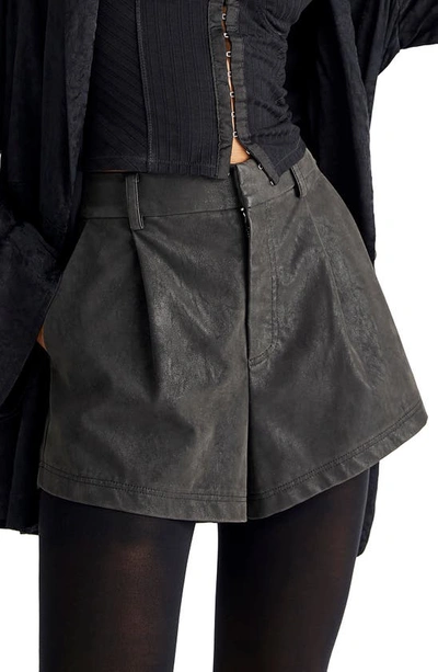 Free People Short En Daim Vegan Roma In Black