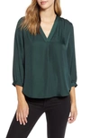 VINCE CAMUTO RUMPLE FABRIC BLOUSE