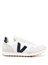 VEJA LOGO-PATCH LOW-TOP SNEAKERS