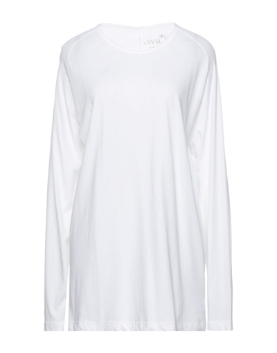 Juvia T-shirts In White