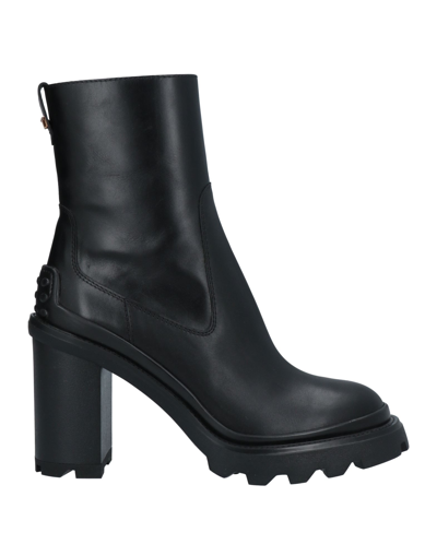 Tod's Ankle Boots In Black