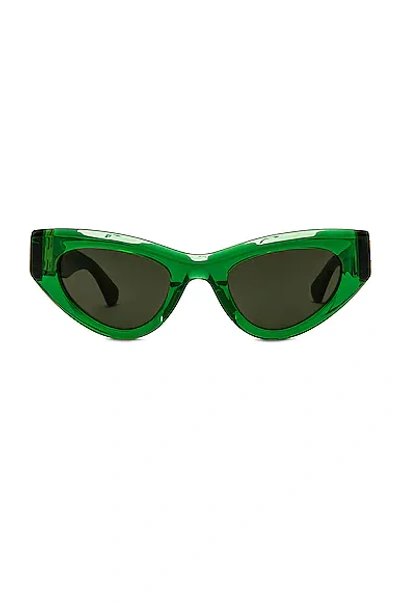 Bottega Veneta Mini Cat Eye Sunglasses In Green