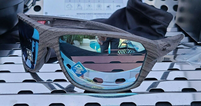 Pre-owned Oakley Split Shot 9416-1664 Sunglasses Woodgrain W/prizm Deep H20 Polarized In Blue