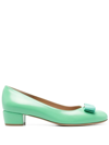 Ferragamo Vara Leather Pumps In 绿色