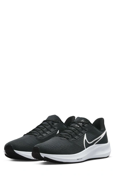 Nike Air Zoom Pegasus 39 Running Shoe In Black/ White/ Dark Smoke Grey