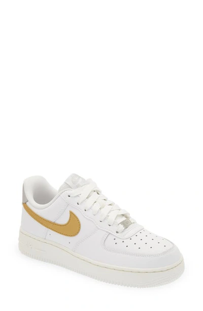 Nike Air Force 1 '07 Trainer In White/ Gold/ Silver