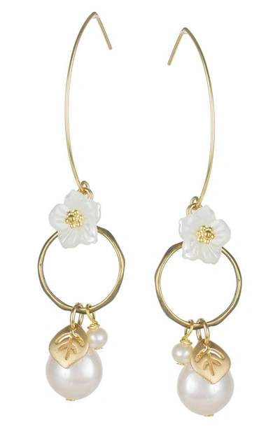 Jardin Carved Mother-of-pearl Sculpted 6-7mm Freshwater Pearl Hoop Earrings In White/ Gold