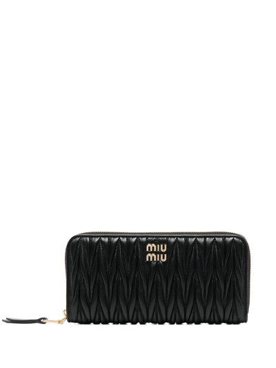 Miu Miu Logo-plaque Quilted Leather Wallet In Schwarz