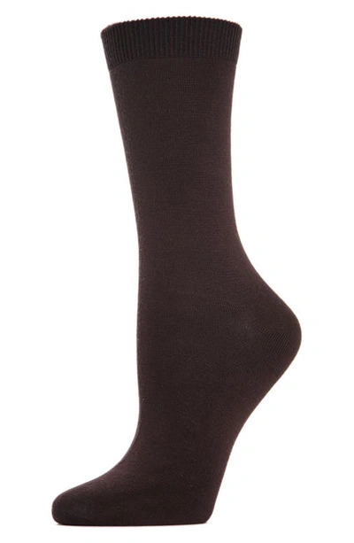 Memoi Seamless Crew Socks In Espresso