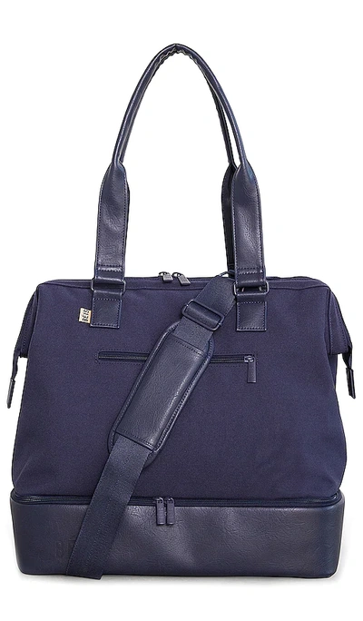 Beis The Mini Weekend Bag In Navy