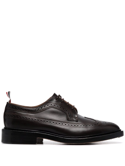 Thom Browne Stringate Longwing Brogue In Marrón Oscuro