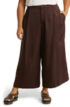 Vince Satin Pleated-front Wide-leg Crop Pants In Blk Truffle