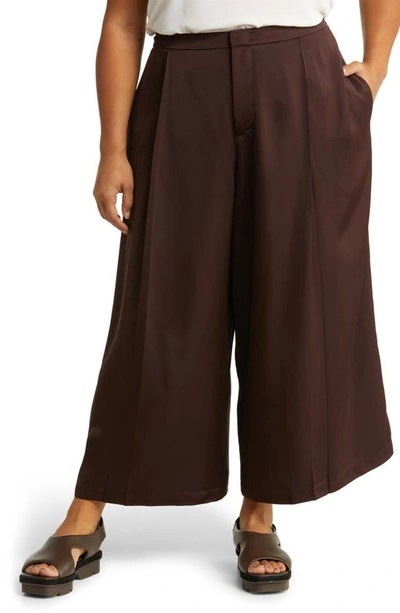 Vince Satin Pleated-front Wide-leg Crop Pants In Blk Truffle