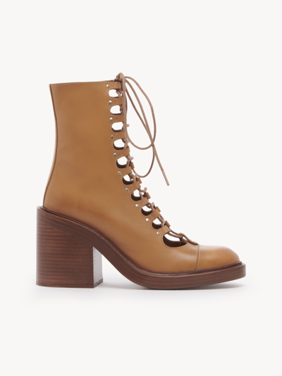 Chloé Meganne Ankle Boot In Tan