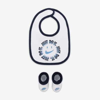 Nike Baby Bib And Booties Set In Football Grey