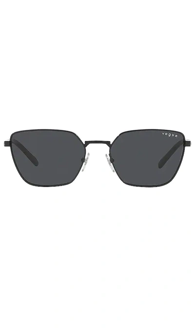 Vogue Eyewear X Hailey Bieber 0vo4245s In Black