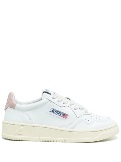 Autry Medalist Low-top Sneakers In Pink