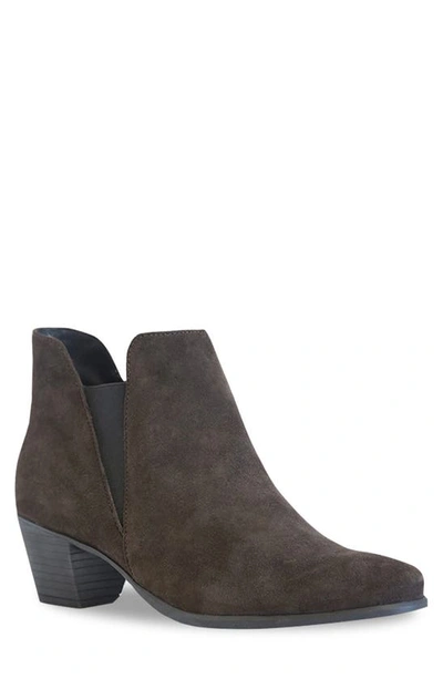 Munro Jackson Bootie In Bittersweet Suede