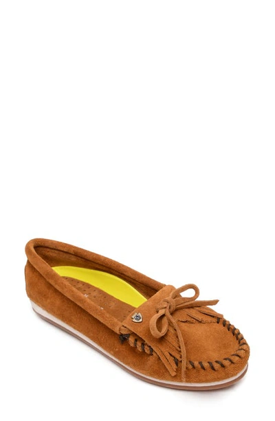 Minnetonka Kilty Plus Driving Moccasin In Brown