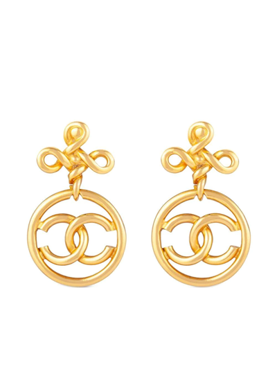 Pre-owned Chanel 1980s Cc Cut-out Clip-on Earrings In Gold