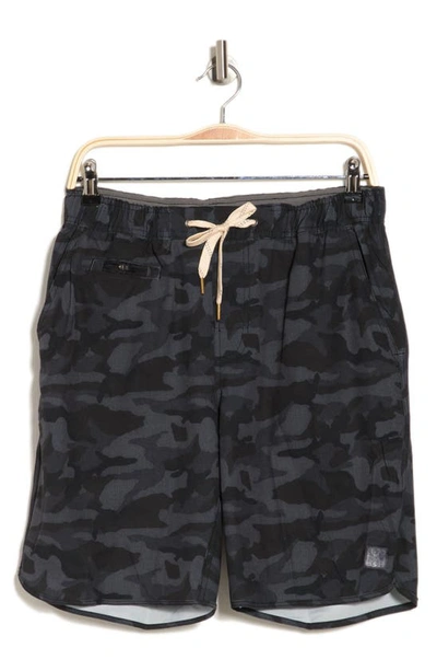 Vintage 1946 Camo Print Windjammer Shorts In Black Camo