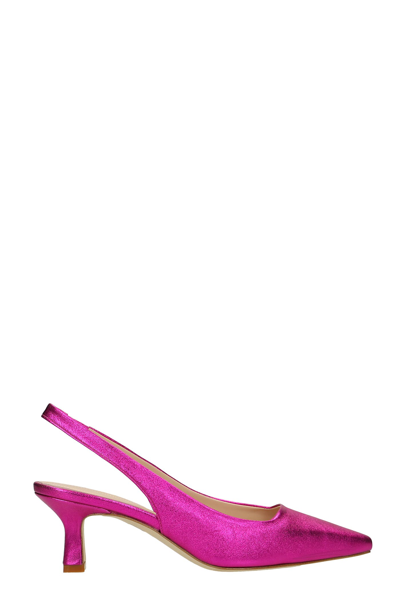 Julie Dee Pumps In Fuxia Leather