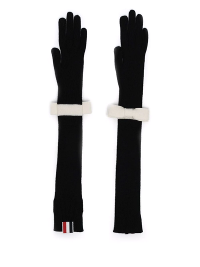 Thom Browne Touchscreen Bow-embellished Opera Gloves In Black