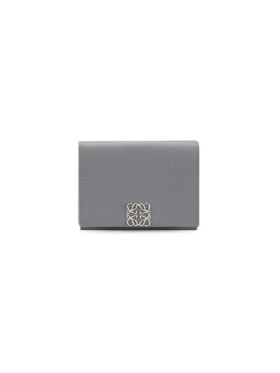 Loewe Anagram Leather Trifold Wallet In Asphalt Gray