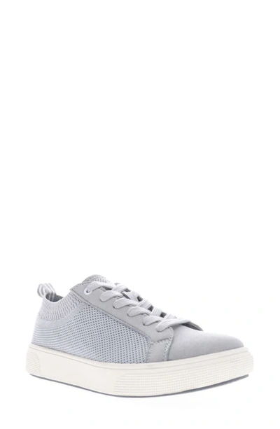 Propét Kenna Sneaker In Light Grey