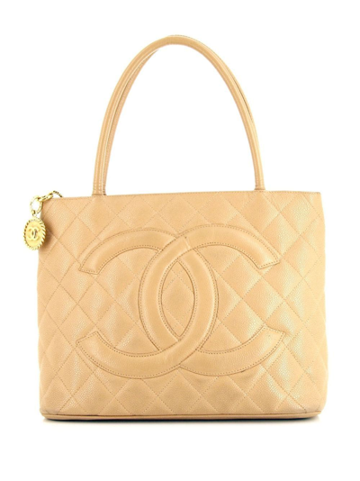 Pre-owned Chanel Medallion Quilted Handbag In Neutrals