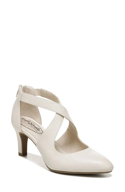 Lifestride Giovanna 2 Pump In Vanilla Faux Leather