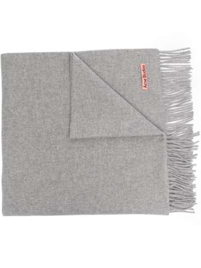 Acne Studios Logo-patch Frayed-edge Scarf In Grey