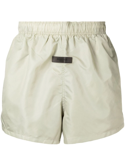 Essentials Logo-patch Shorts In Grün