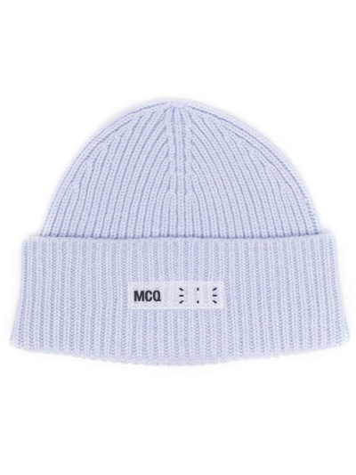 Mcq By Alexander Mcqueen Logo-print Ribbed-knit Beanie In Violett