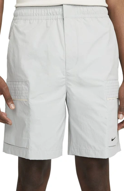 Nike Men's  Sportswear Style Essentials Woven Utility Shorts In Light Smoke Grey/ Sail