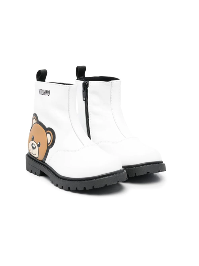 Moschino Logo-print Leather Boots In 白色