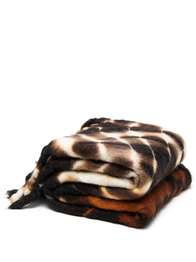 Jil Sander Abstract-print Embroidered-logo Blanket In Braun