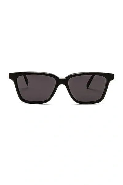 Totême The Square Sunglasses In Black