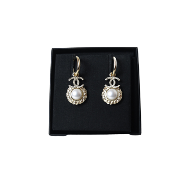 Pre-owned Chanel Pearl With Cc Logo Hoop Earring Gold In Default Title