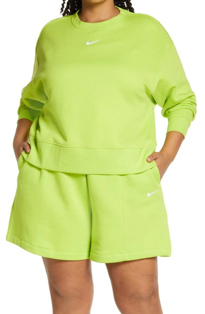 Nike Sportswear Essential Sweatshirt In Atomic Green/ White