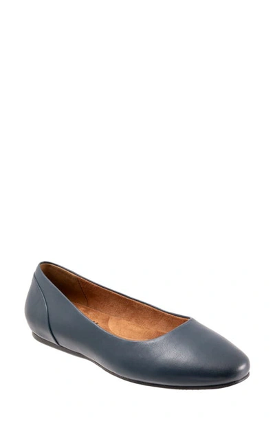 Softwalk Shiraz Flat In Navy